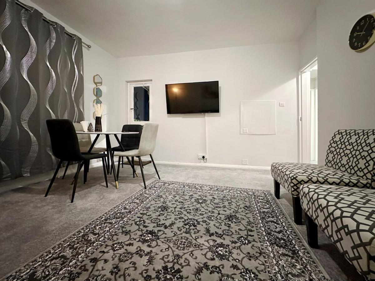 Zoey Place Near Thames River - 2 Double Beds, 1 Single Bed, Spacious, Ideal For Families London Luaran gambar